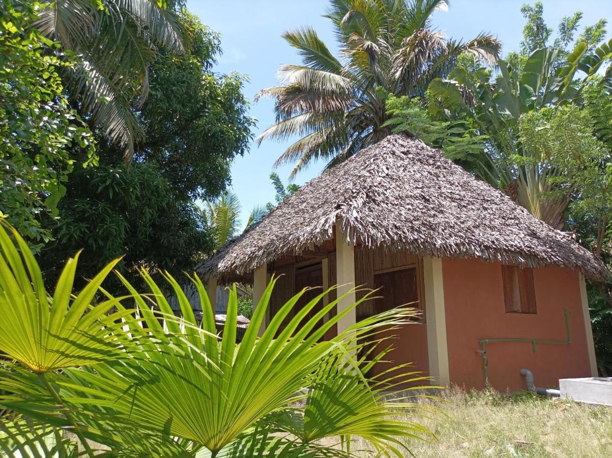 Bed and Breakfast Onja Surf Camp Mahambo Экстерьер фото